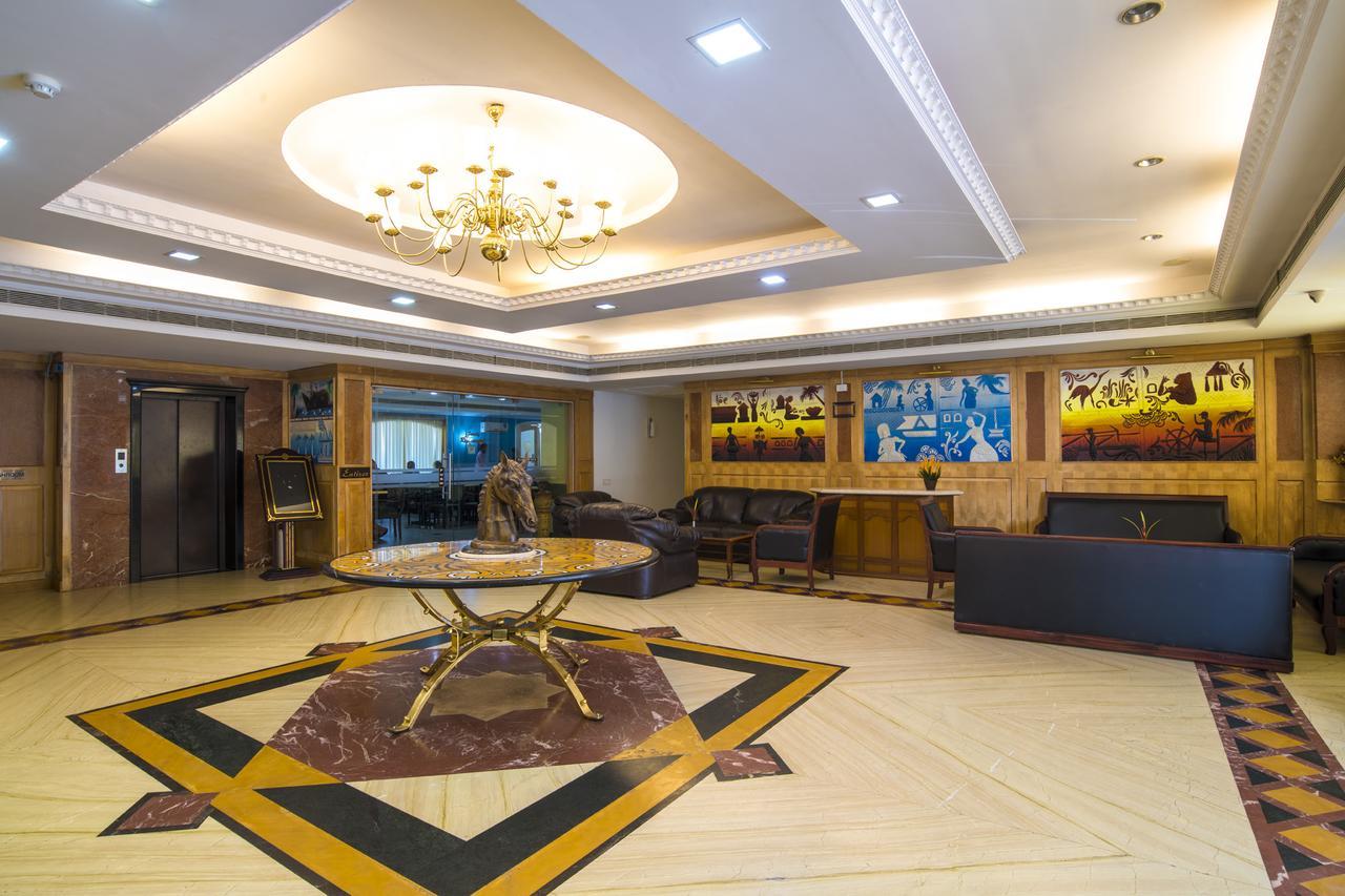 Golf View Hotels & Suites Nedumbassery Exterior photo